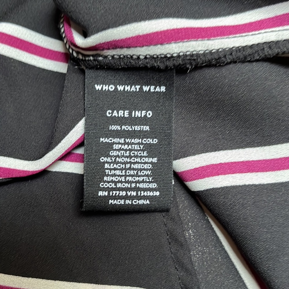 Who What Wear Black Sleeveless Vertical Stripe Blouse - Picture 3 of 6